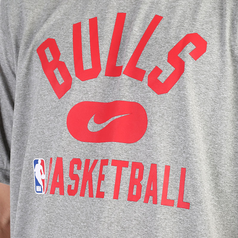 мужская серая футболка Nike Chicago Bulls Dri-FIT NBA T-Shirt DA5916-063 - цена, описание, фото 2